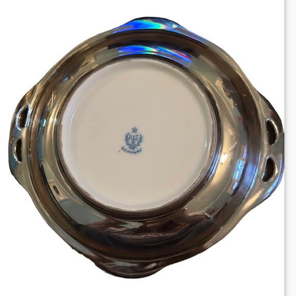 Adorable Vintage Porcelain Basket and Trinket Dish - Picture 14 of 14